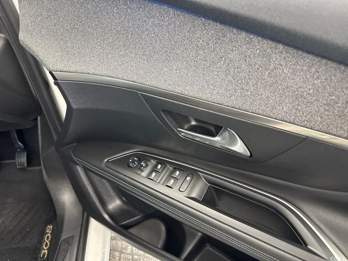 Peugeot 3008 MPV, Diesel, 2022, White