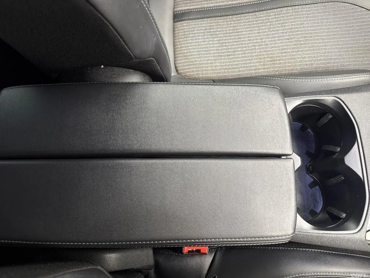 Peugeot 3008 MPV, Diesel, 2022, White