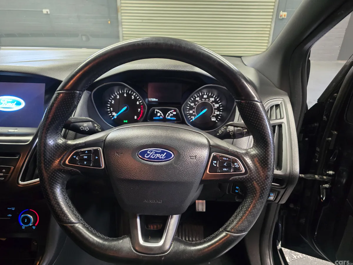 Ford Focus Hatchback, Petrol, 2018, Black