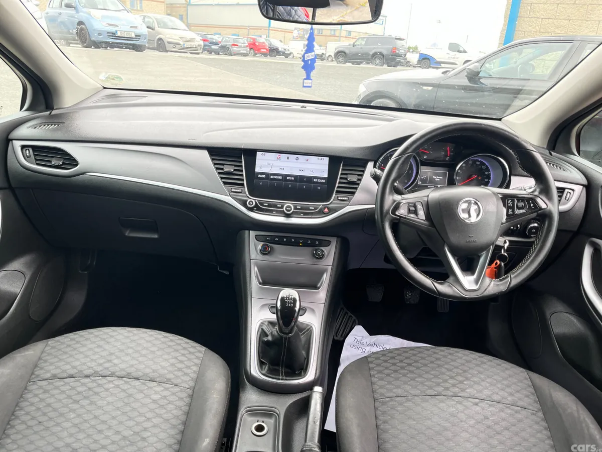 Vauxhall Astra Hatchback, Diesel, 2017, Red