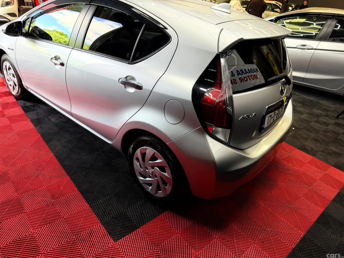Toyota Aqua Hatchback, Petrol Hybrid, 2017, Silver