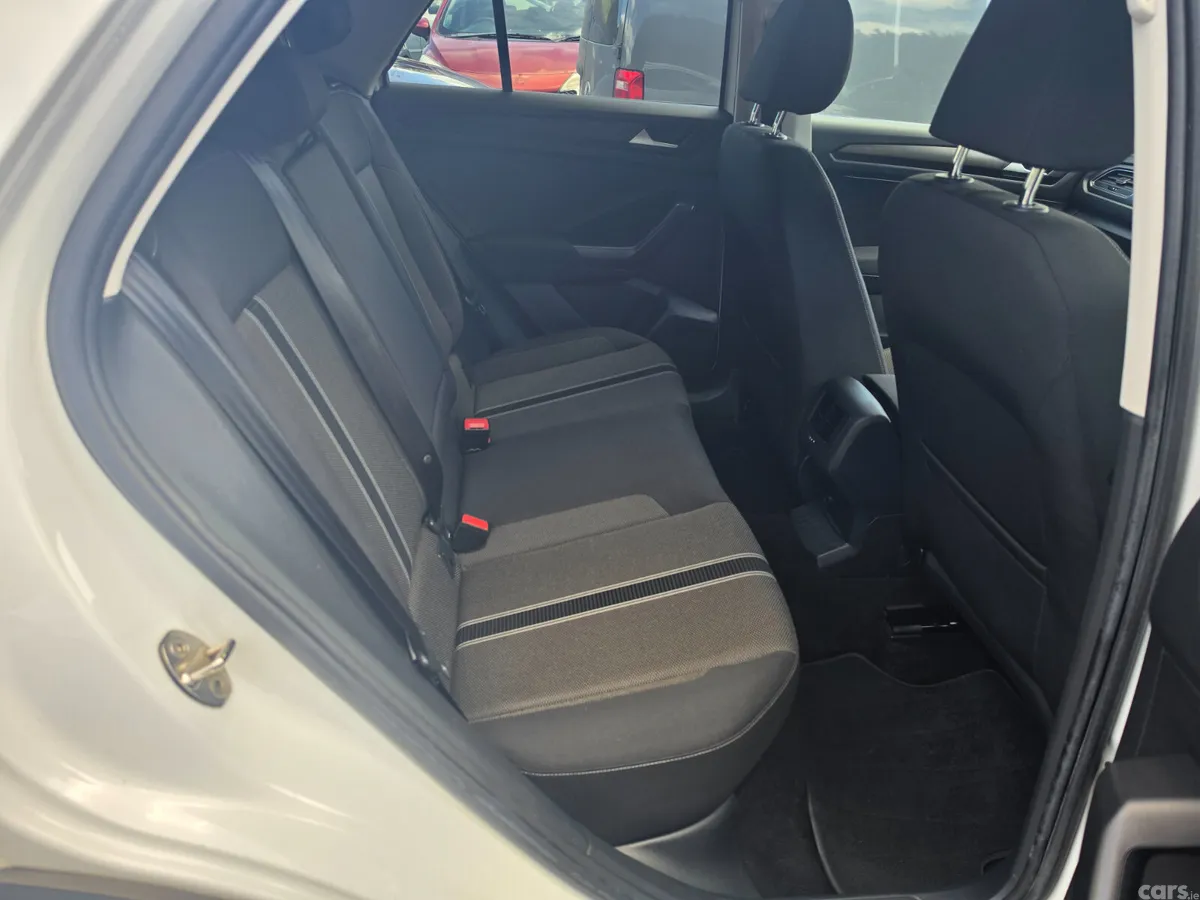Volkswagen T-Roc SUV, Diesel, 2018, White