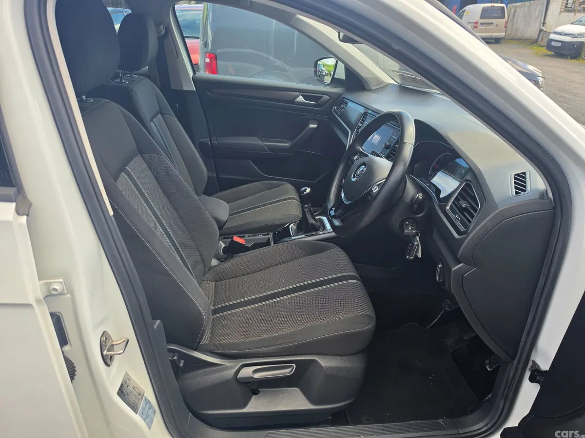 Volkswagen T-Roc SUV, Diesel, 2018, White