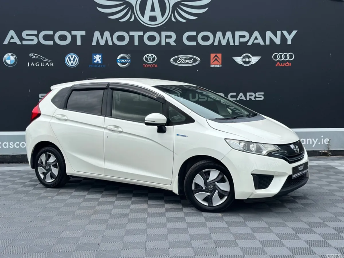 Honda Fit Hatchback, Petrol Hybrid, 2015, White