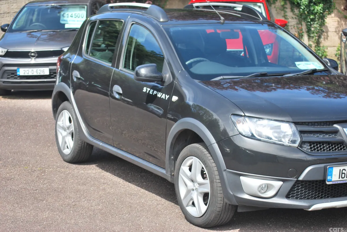 Dacia Sandero Stepway Hatchback, Diesel, 2016, Black
