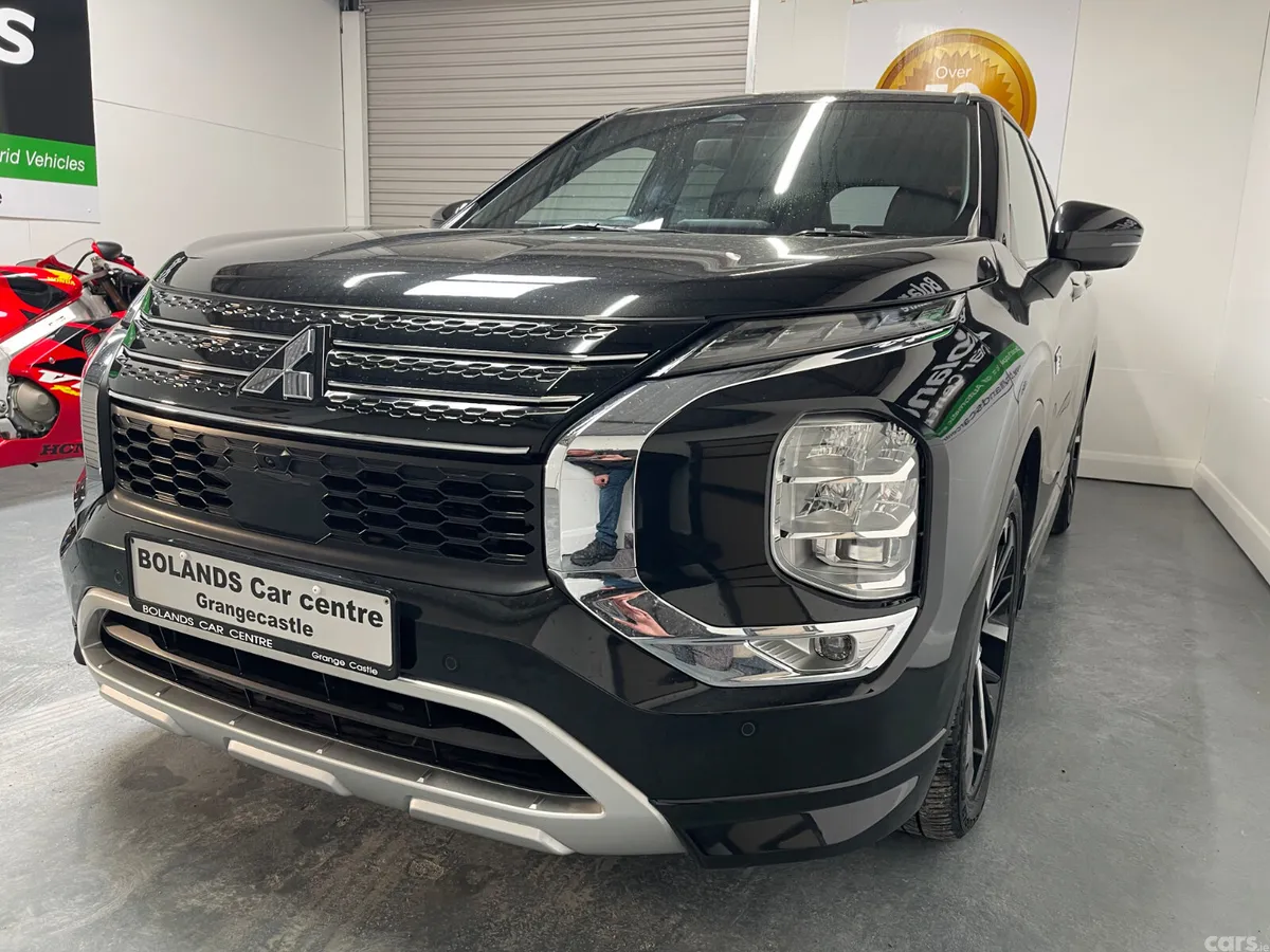 Mitsubishi Outlander SUV, Petrol Plug-in Hybrid, 2022, Black