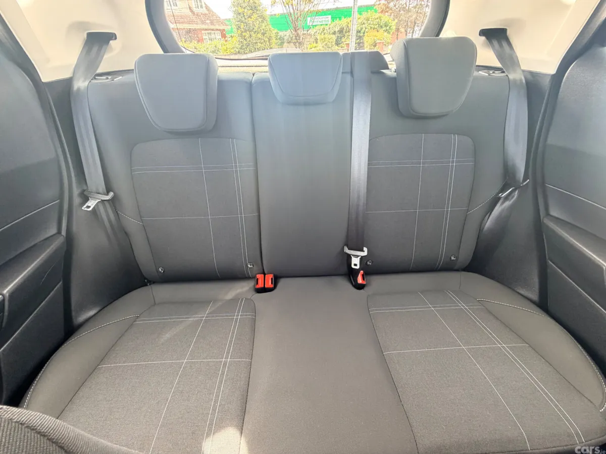 Ford Fiesta Hatchback, Petrol, 2018, Blue