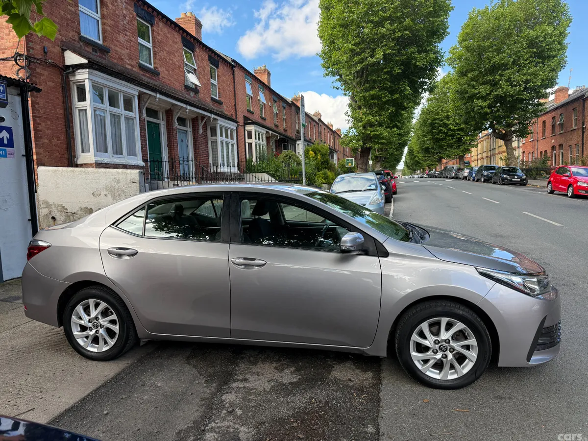 Toyota Corolla Saloon, Petrol, 2018, Grey