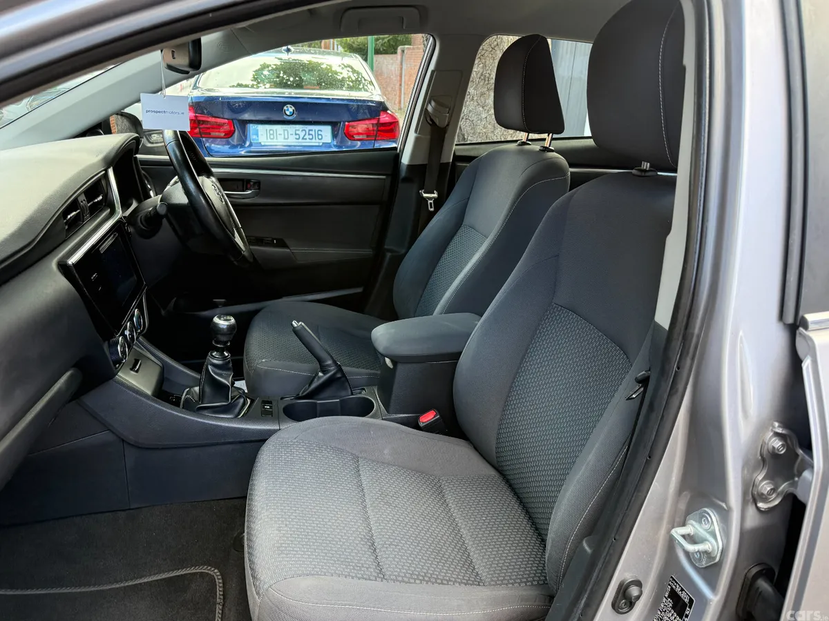 Toyota Corolla Saloon, Petrol, 2018, Grey