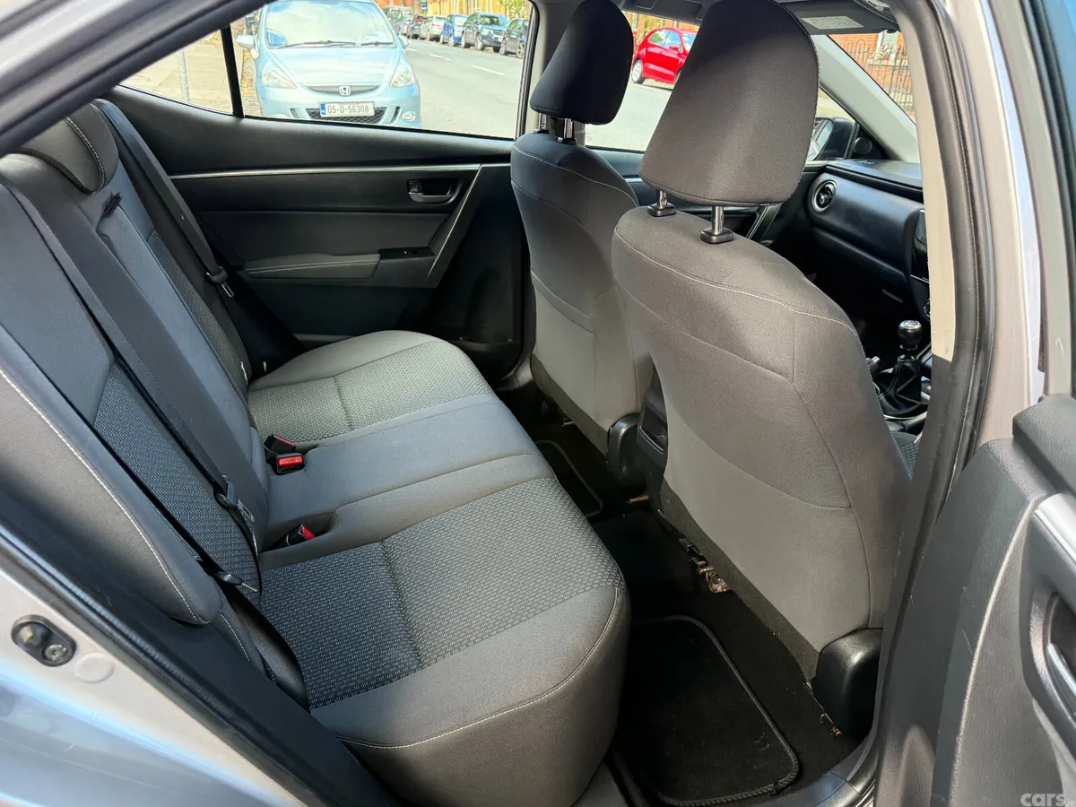 Toyota Corolla Saloon, Petrol, 2018, Grey