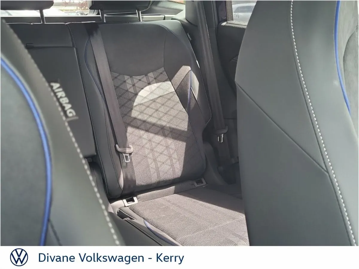 Volkswagen Tayron SUV, Petrol Plug-in Hybrid, 2027, Purple