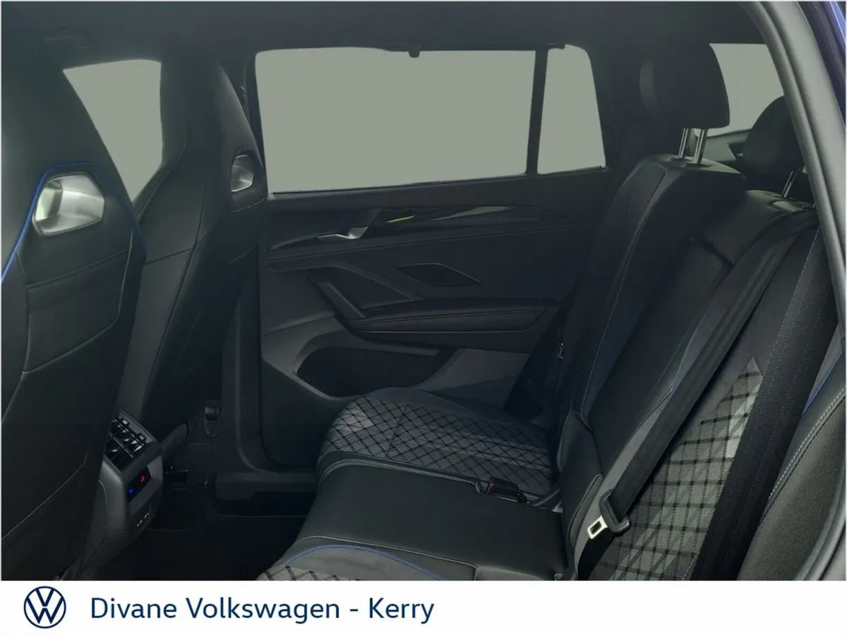 Volkswagen Tayron SUV, Petrol Plug-in Hybrid, 2027, Purple