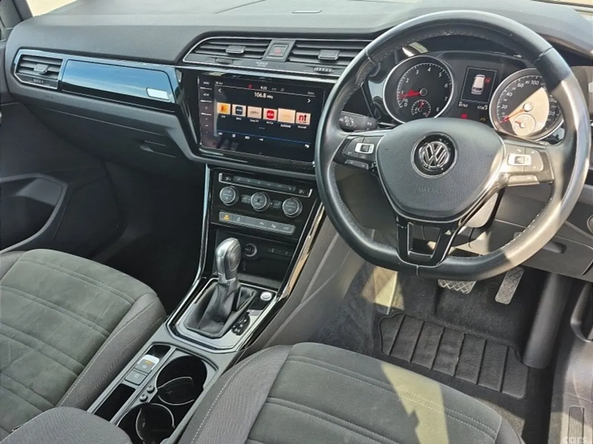 Volkswagen Touran MPV, Petrol, 2018, Black
