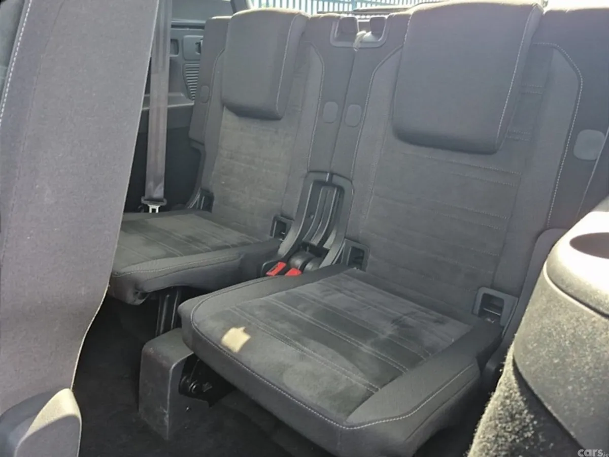 Volkswagen Touran MPV, Petrol, 2018, Black