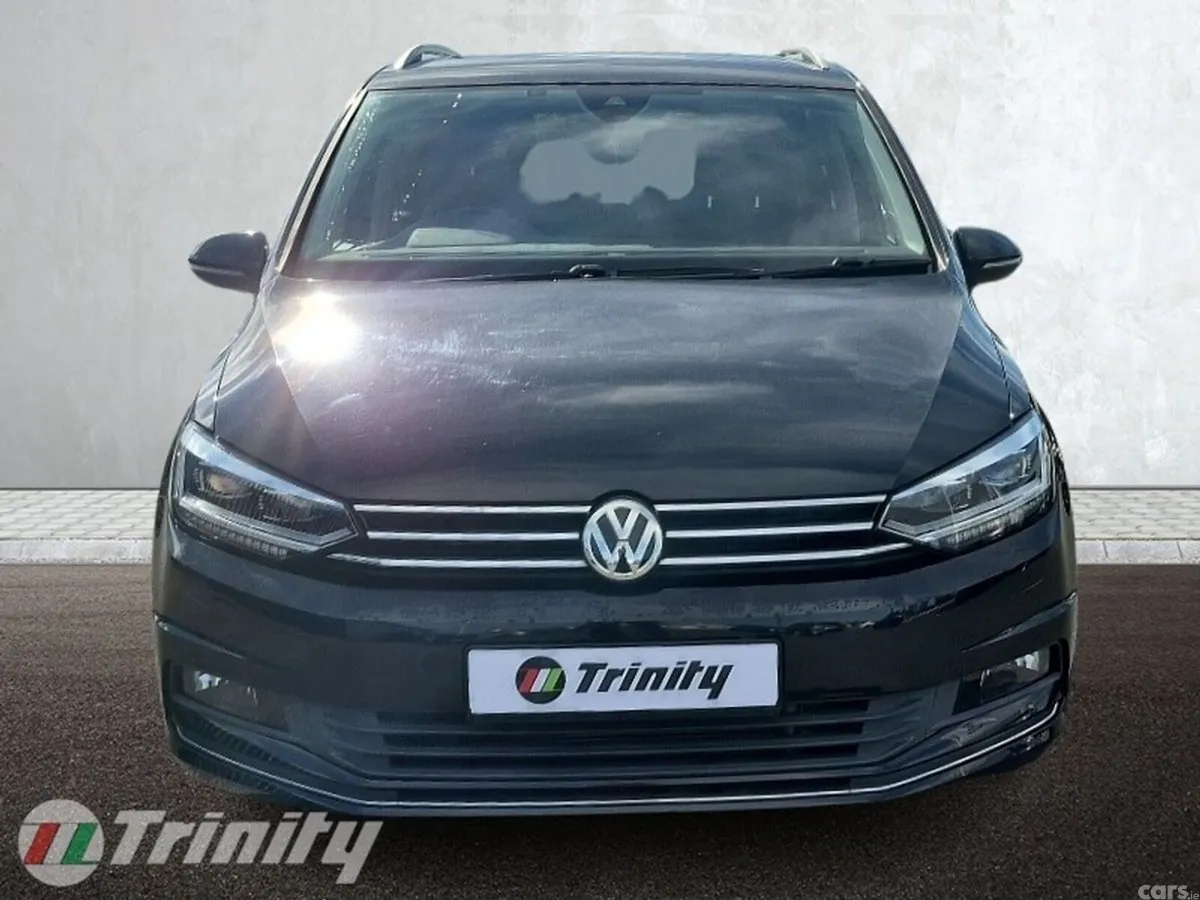 Volkswagen Touran MPV, Petrol, 2018, Black