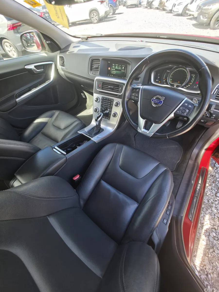 Volvo S60 Saloon, Diesel, 2017, Red