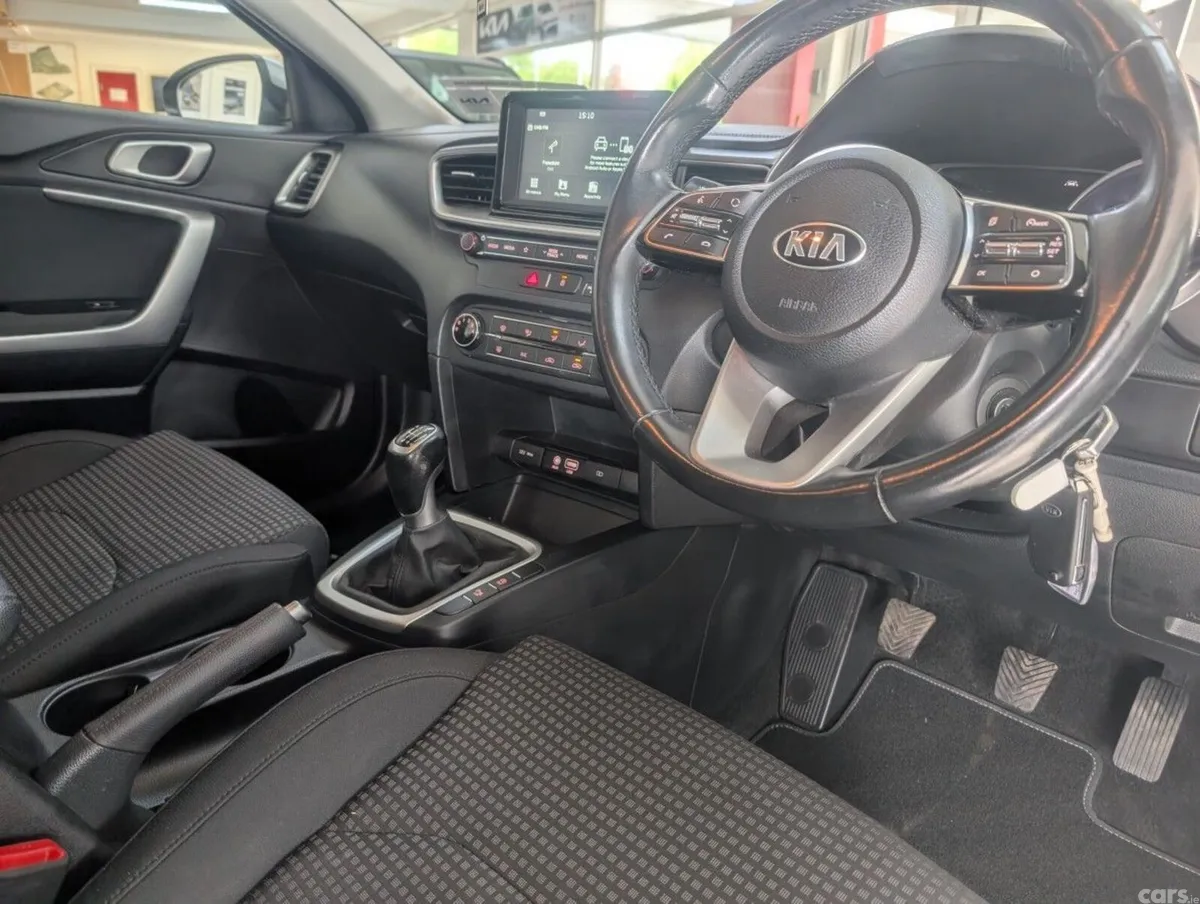 Kia Ceed Hatchback, Diesel, 2019, Grey