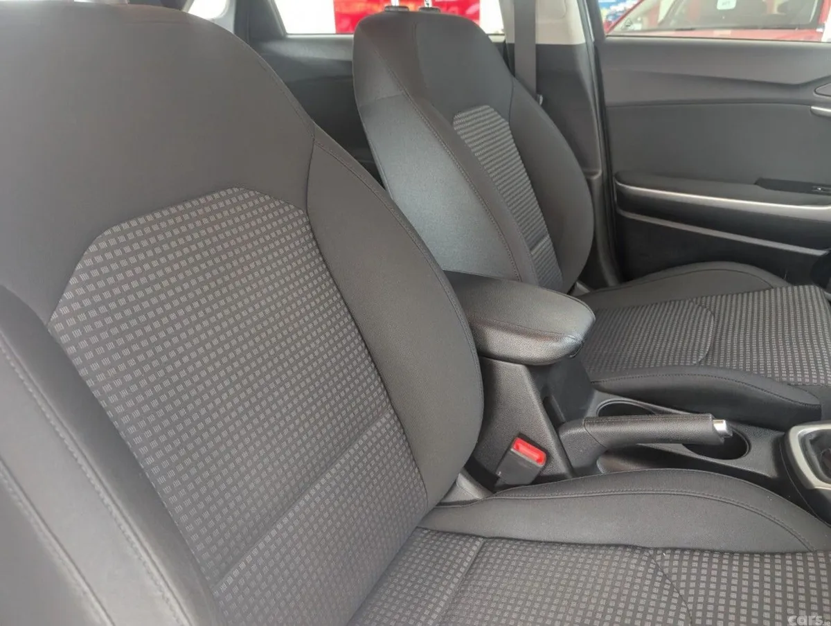 Kia Ceed Hatchback, Diesel, 2019, Grey