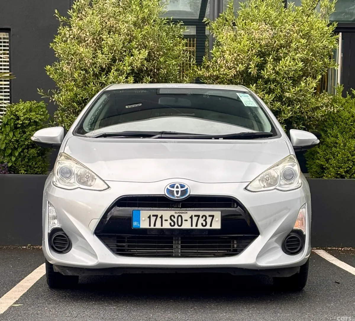 Toyota Aqua Hatchback, Petrol Hybrid, 2017, Silver