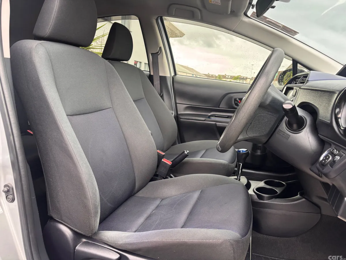 Toyota Aqua Hatchback, Petrol Hybrid, 2017, Silver