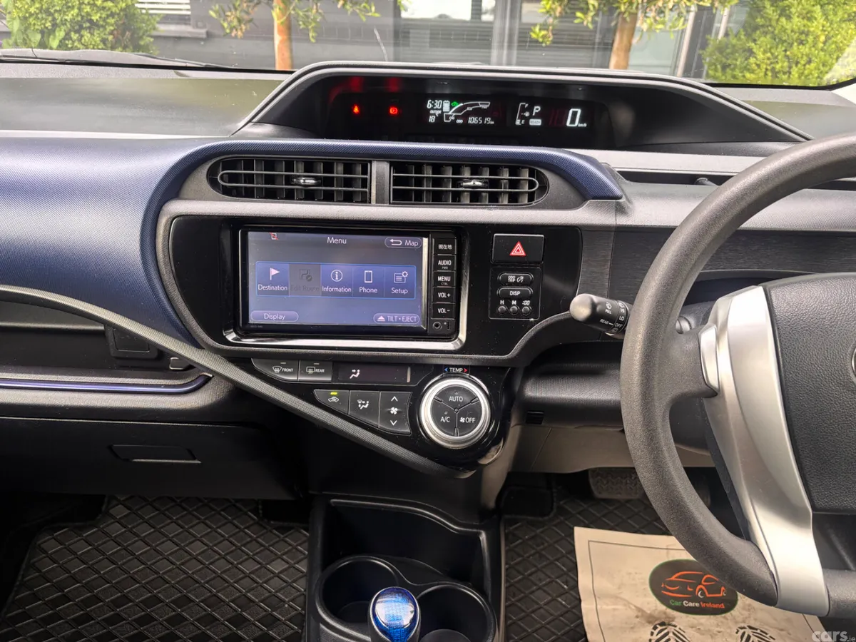 Toyota Aqua Hatchback, Petrol Hybrid, 2017, Silver