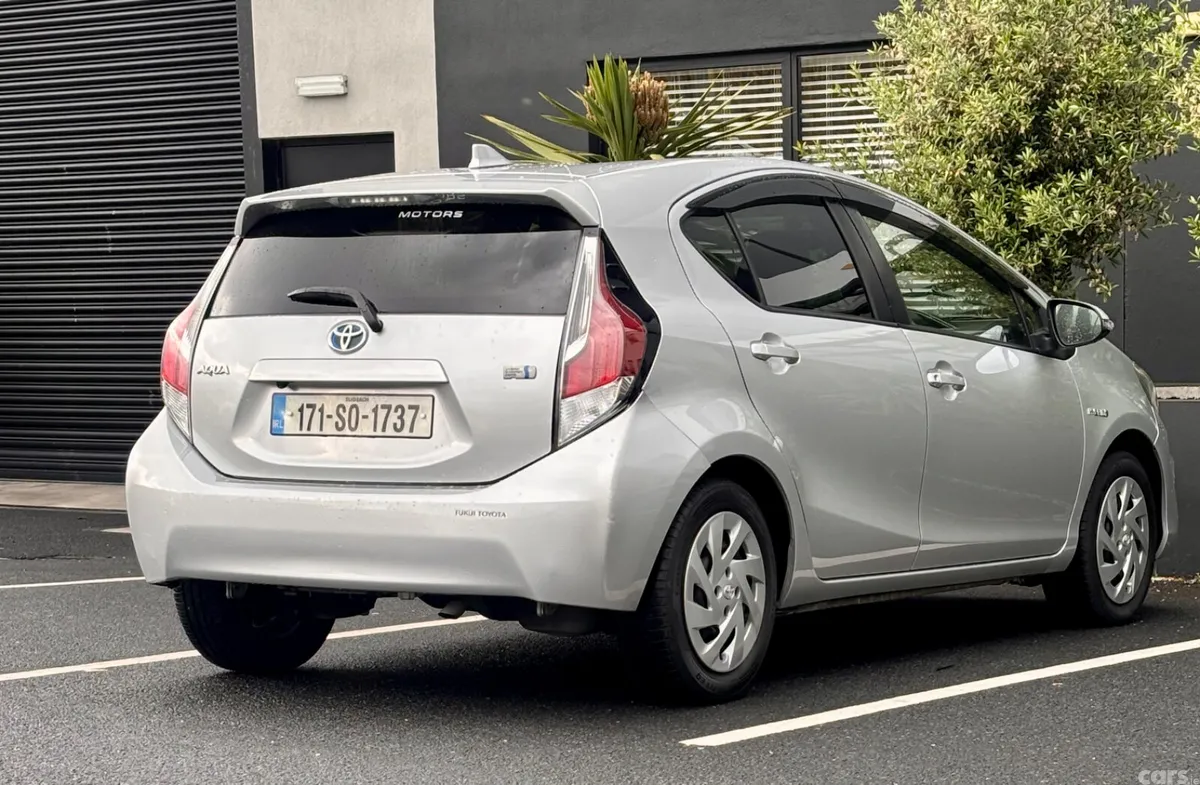 Toyota Aqua Hatchback, Petrol Hybrid, 2017, Silver