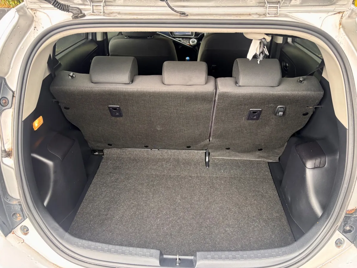 Toyota Aqua Hatchback, Petrol Hybrid, 2017, Silver