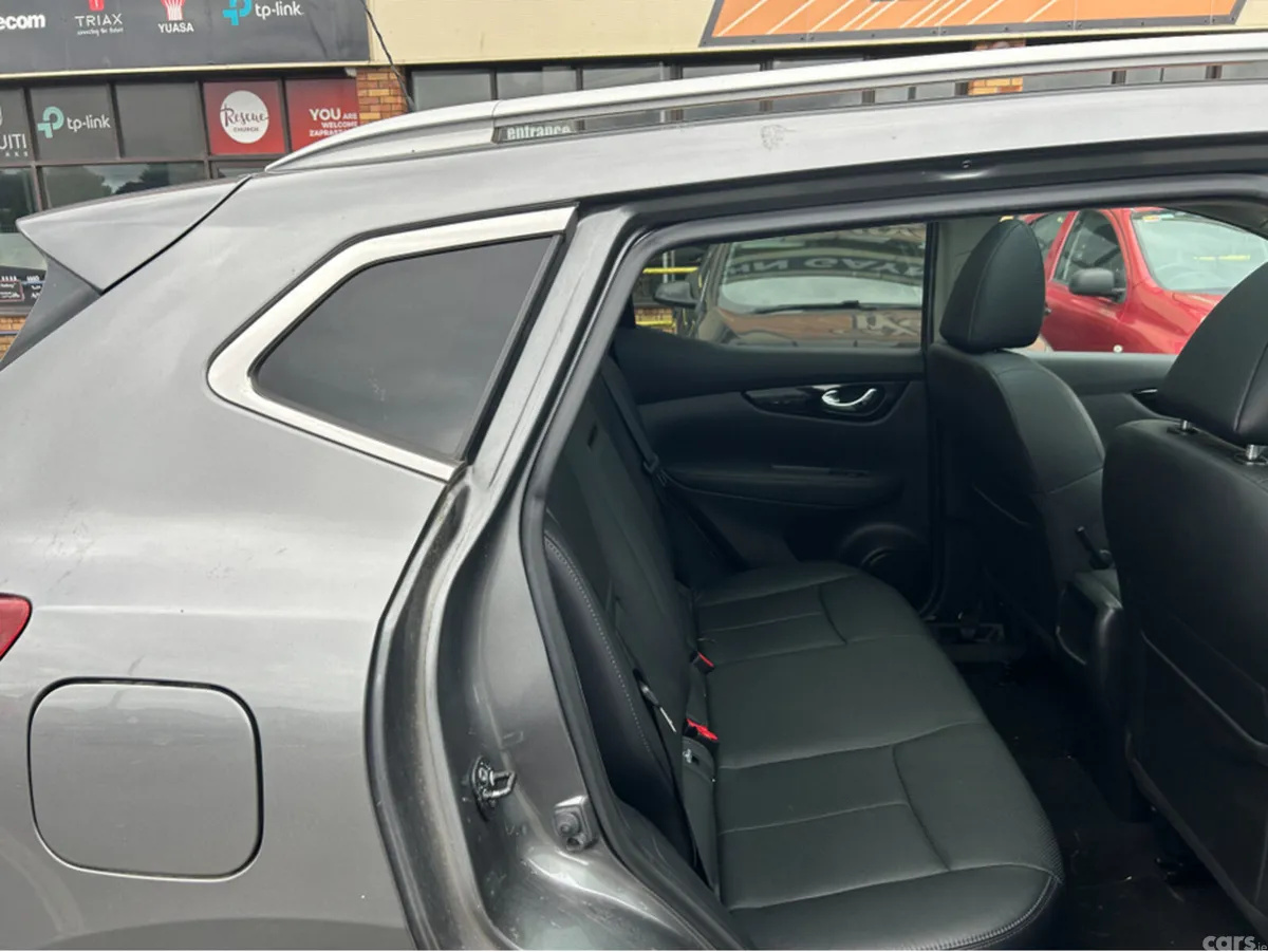 Nissan Qashqai MPV, Petrol, 2017, Grey