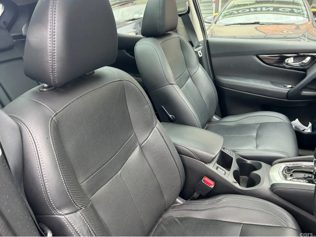 Nissan Qashqai MPV, Petrol, 2017, Grey