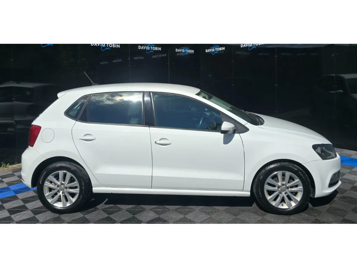 Volkswagen Polo Hatchback, Petrol, 2017, White