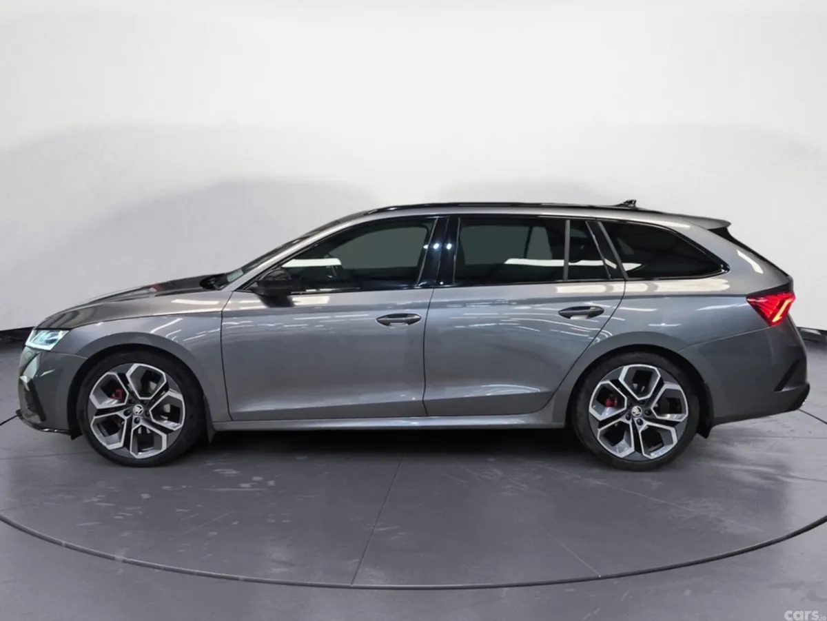 Skoda Octavia Estate, Diesel, 2023, Grey
