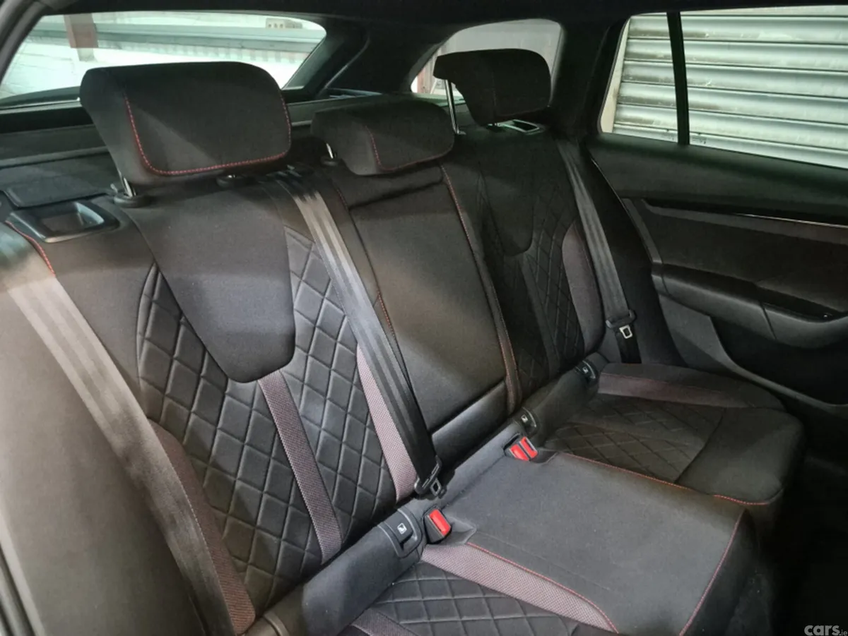 Skoda Octavia Estate, Diesel, 2023, Grey