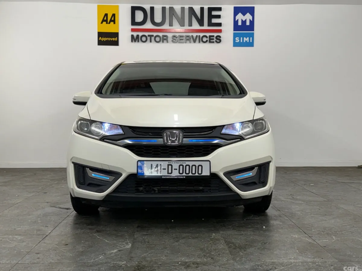 Honda Fit Hatchback, Petrol Hybrid, 2014, White