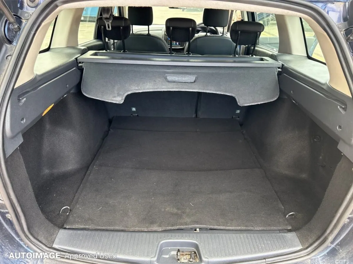 Dacia Logan Estate, Petrol, 2019, Blue