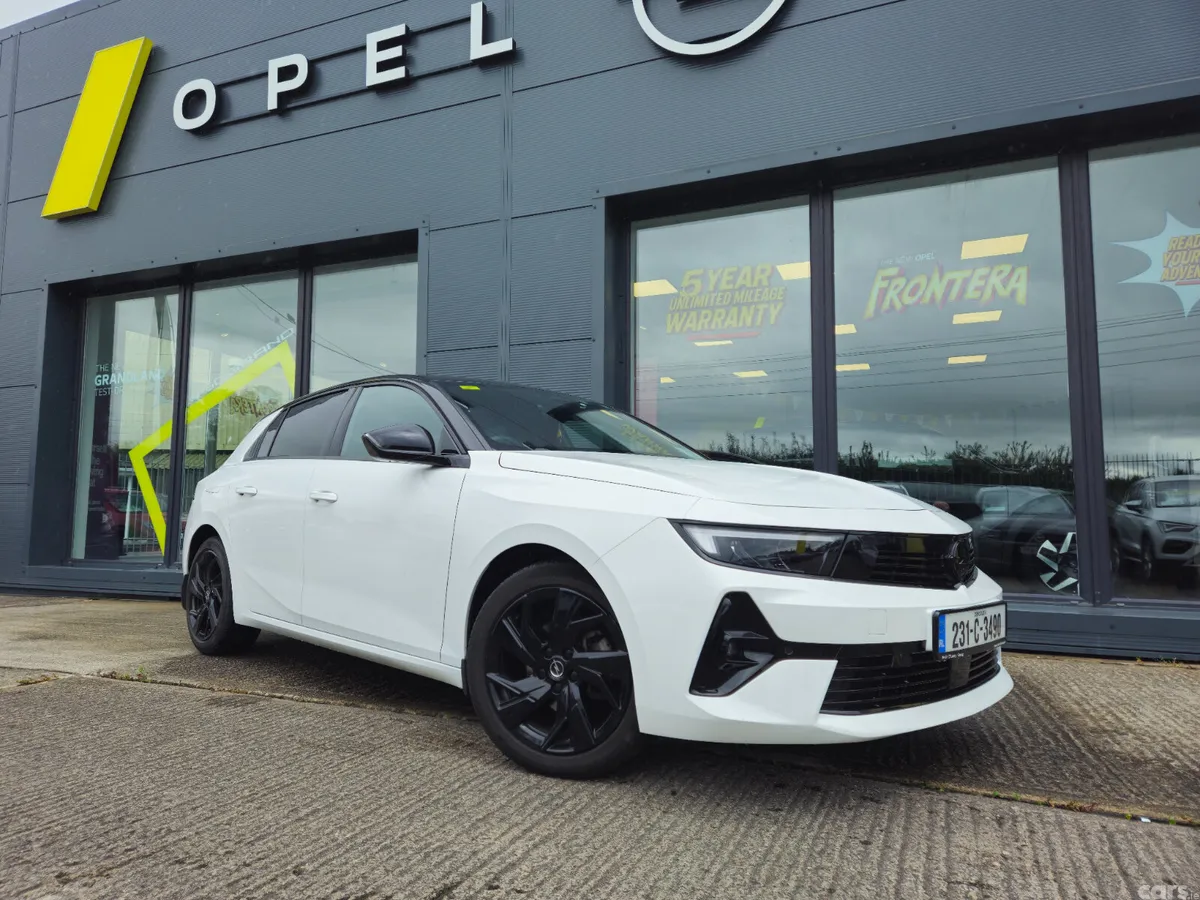 Opel Astra Hatchback, Petrol, 2023, White