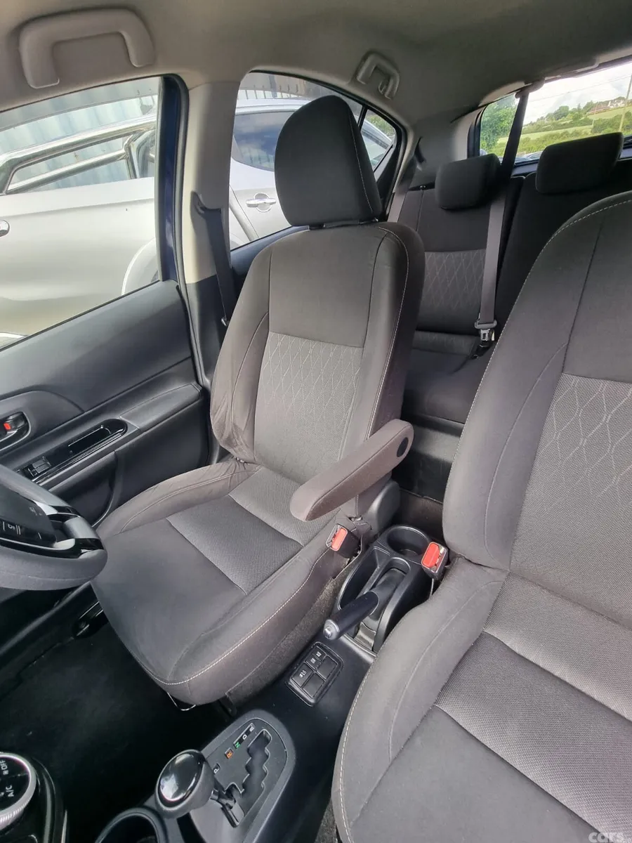 Toyota Aqua Hatchback, Petrol Hybrid, 2020, Blue