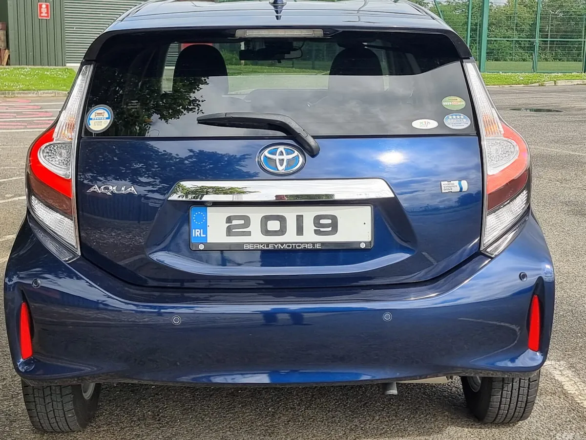 Toyota Aqua Hatchback, Petrol Hybrid, 2019, Blue