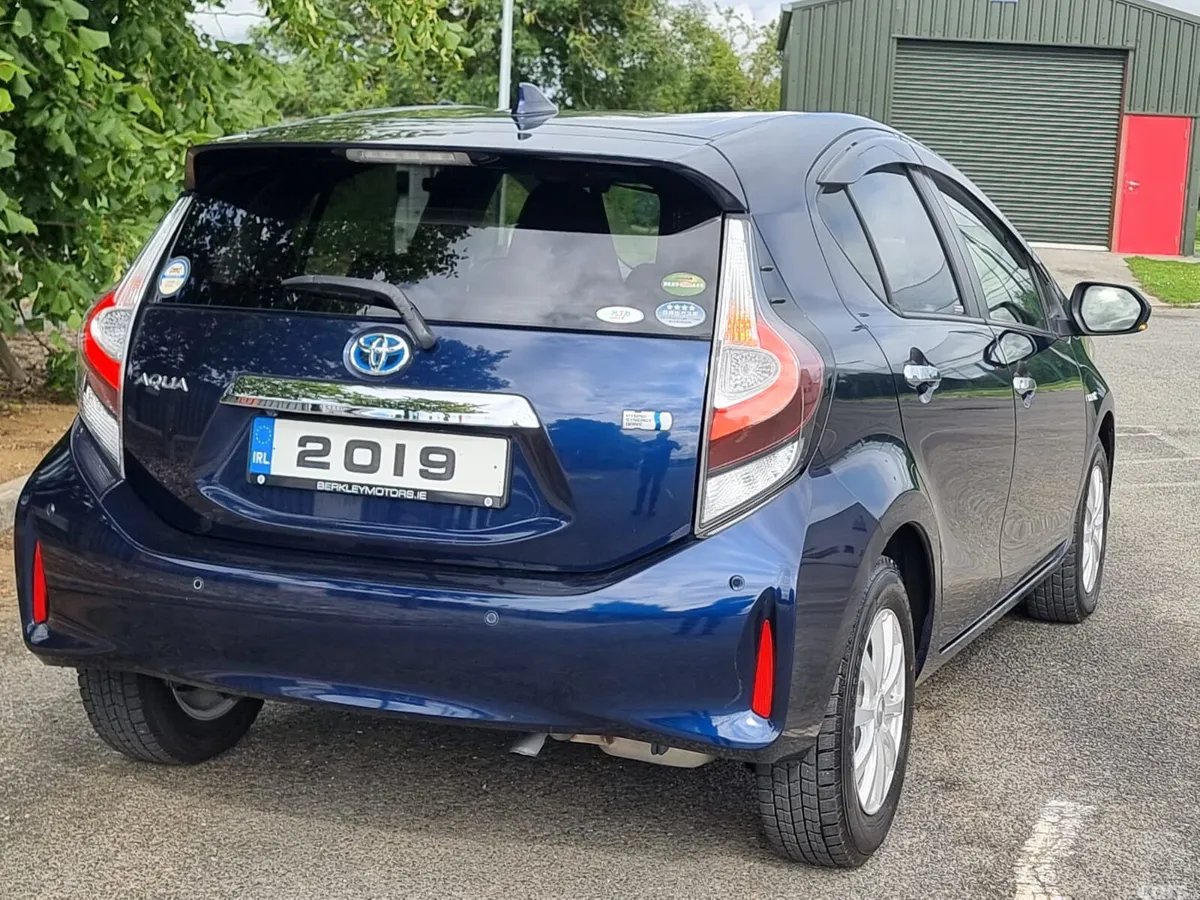 Toyota Aqua Hatchback, Petrol Hybrid, 2019, Blue