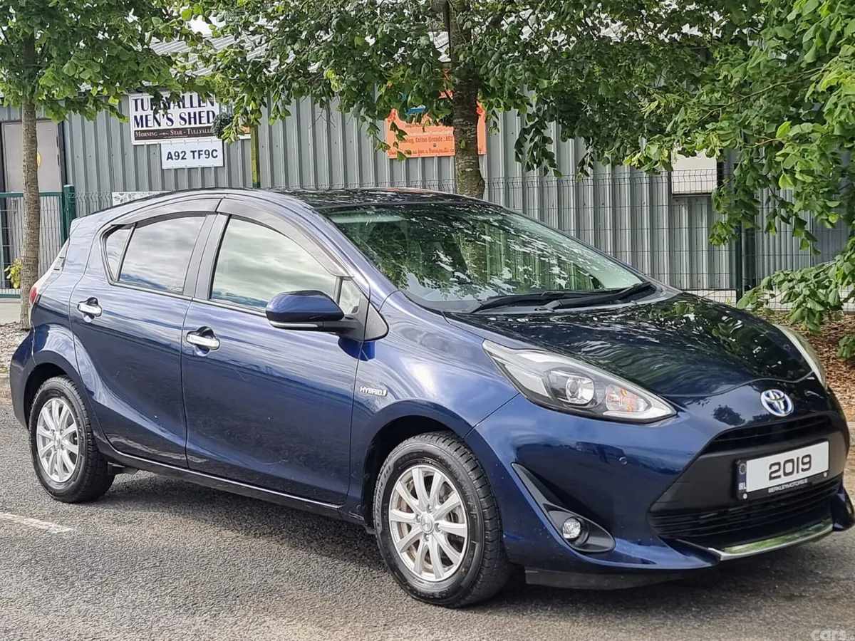 Toyota Aqua Hatchback, Petrol Hybrid, 2019, Blue
