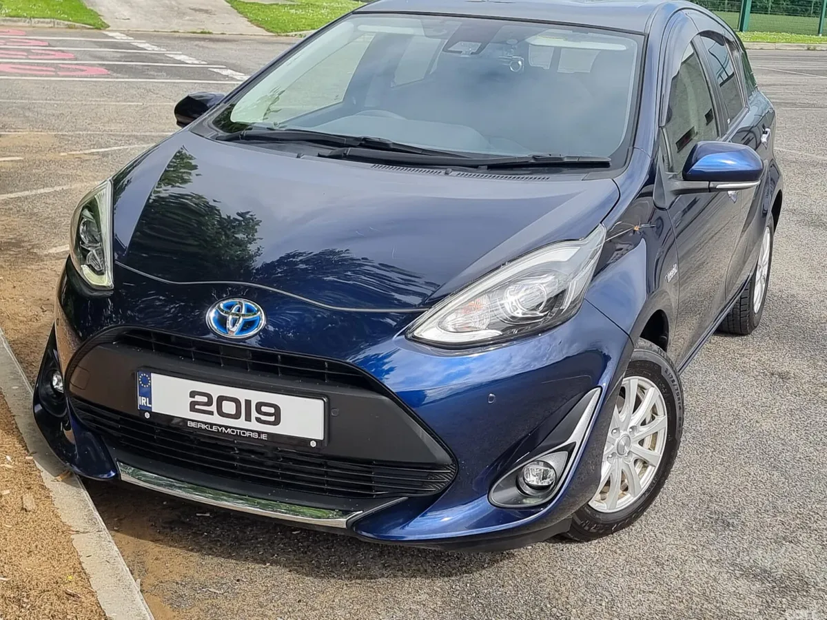 Toyota Aqua Hatchback, Petrol Hybrid, 2019, Blue