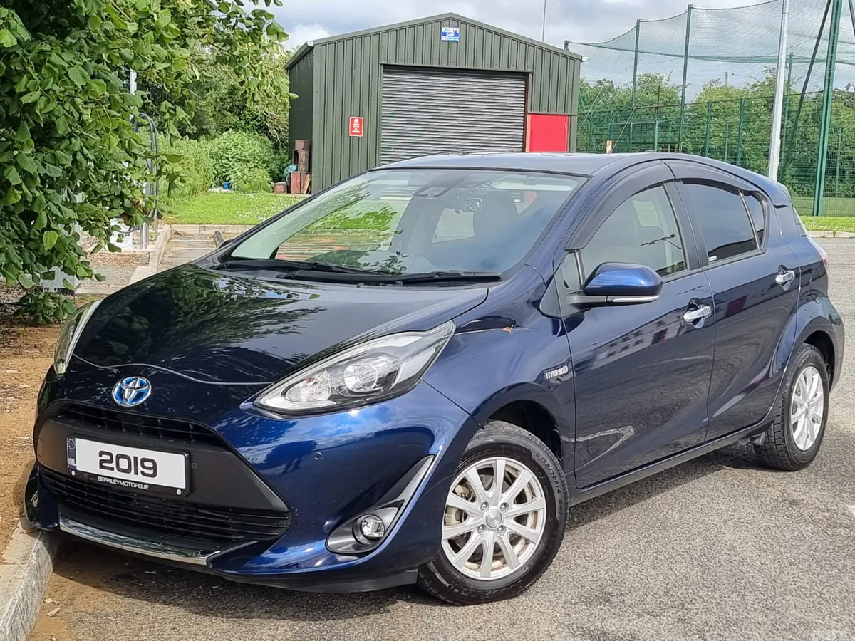 Toyota Aqua Hatchback, Petrol Hybrid, 2019, Blue