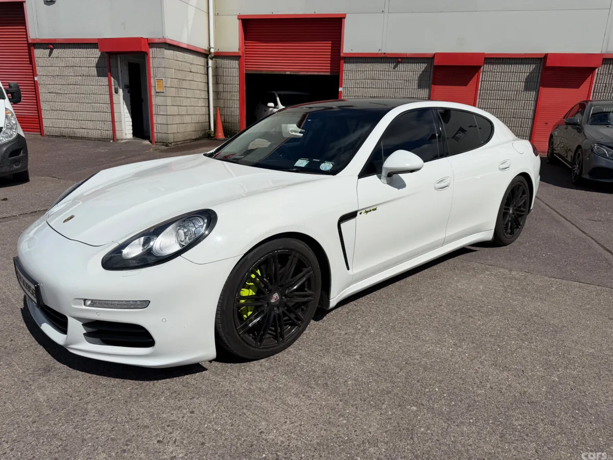 Porsche Panamera Hatchback, Petrol Plug-in Hybrid, 2015, White
