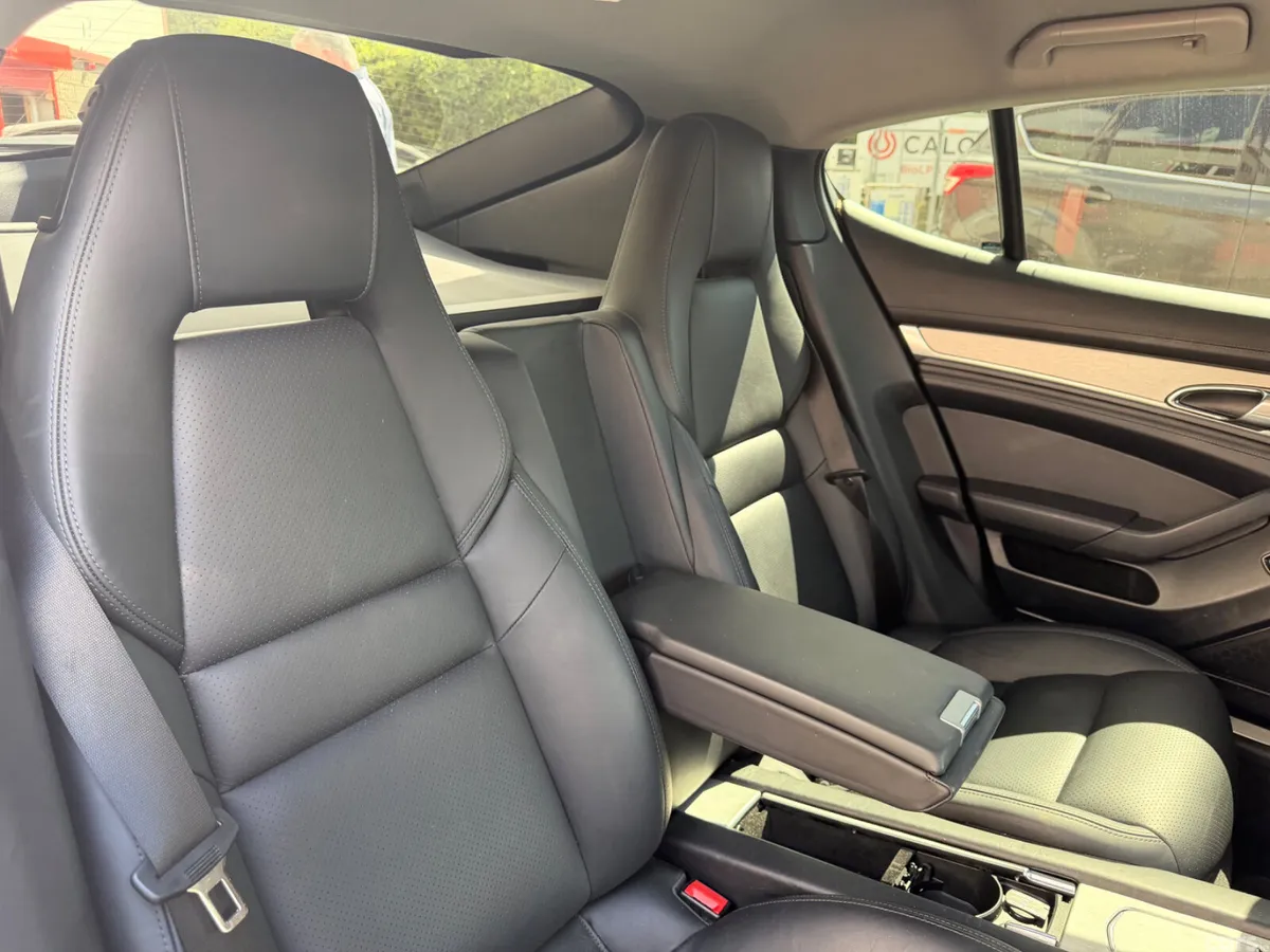 Porsche Panamera Hatchback, Petrol Plug-in Hybrid, 2015, White