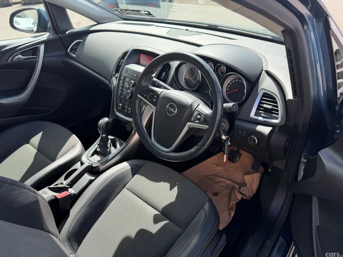Opel Astra Saloon, Diesel, 2014, Blue
