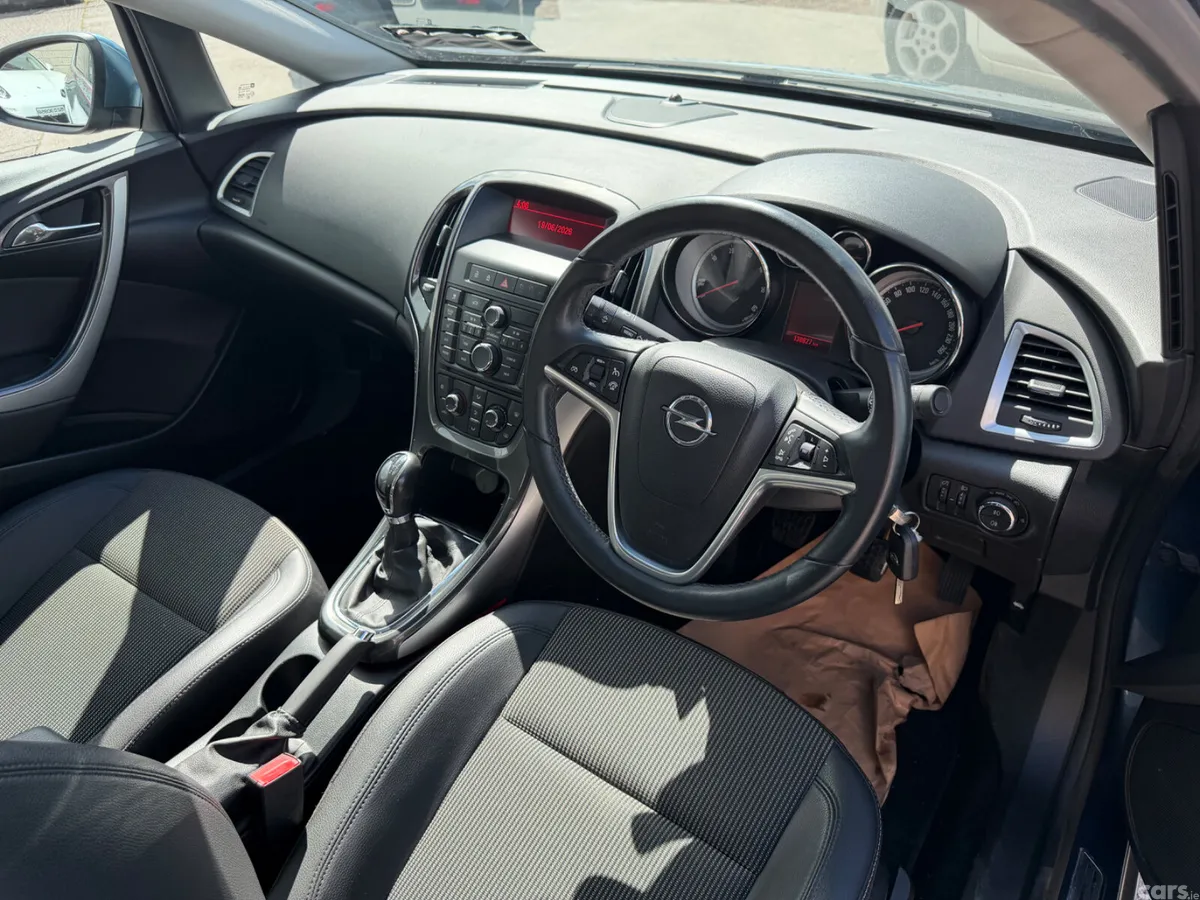 Opel Astra Saloon, Diesel, 2014, Blue