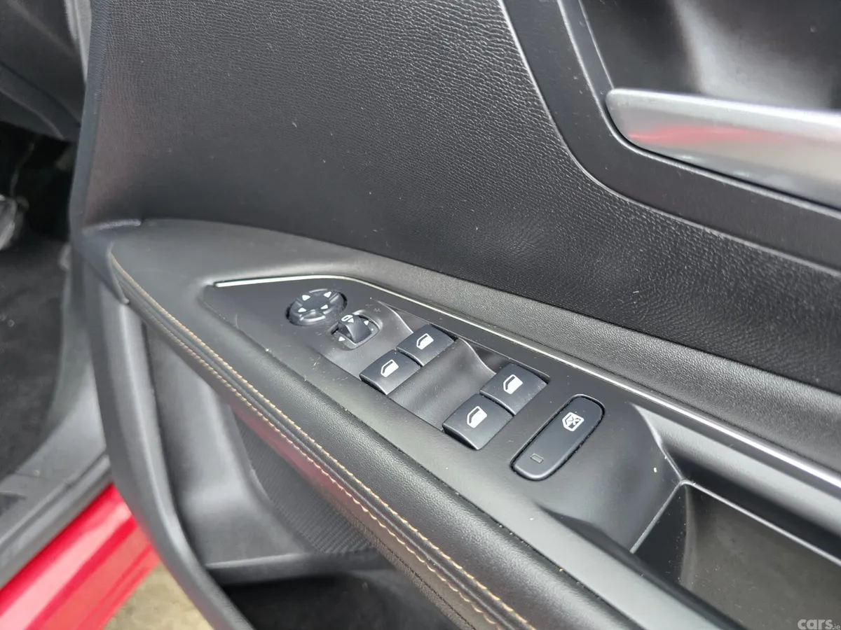 Peugeot 3008 MPV, Diesel, 2020, Red