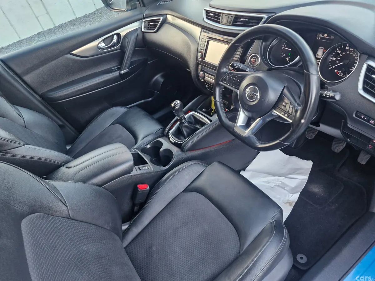 Nissan Qashqai Hatchback, Diesel, 2018, Blue