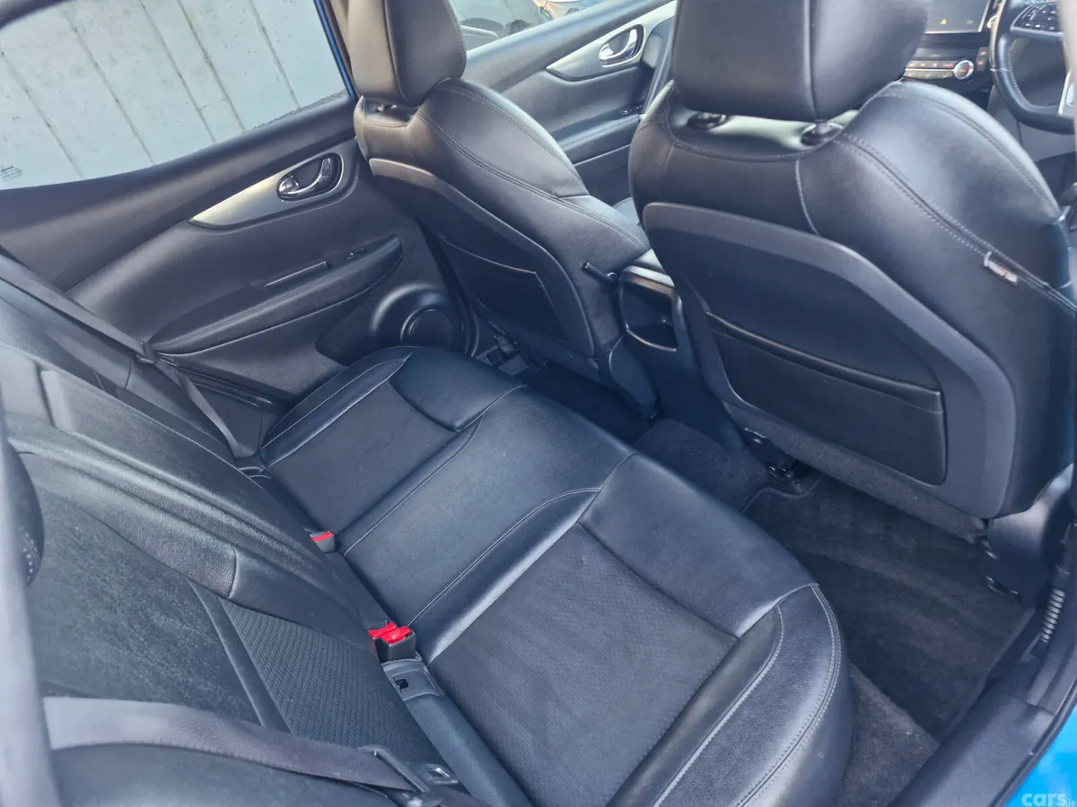 Nissan Qashqai Hatchback, Diesel, 2018, Blue
