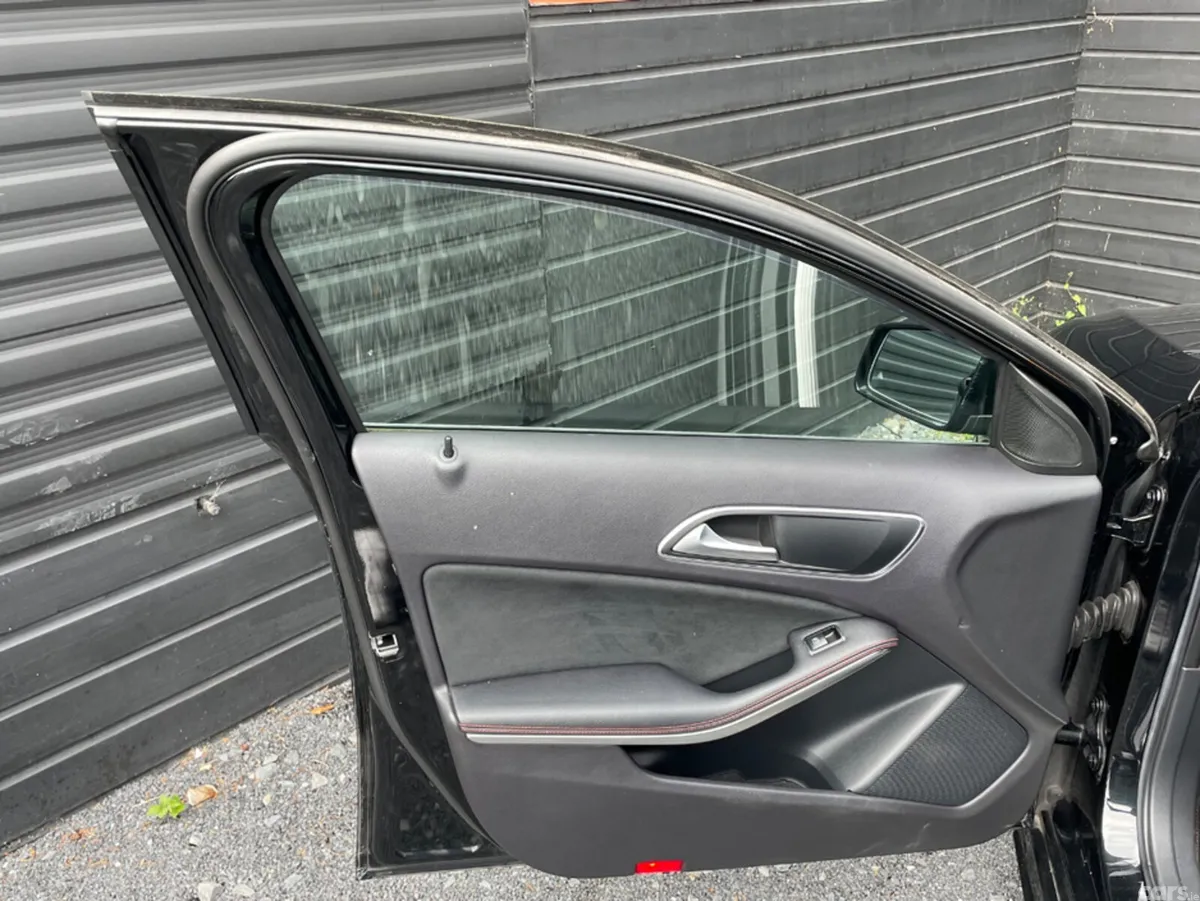 Mercedes-Benz A-Class Hatchback, Petrol, 2014, Black