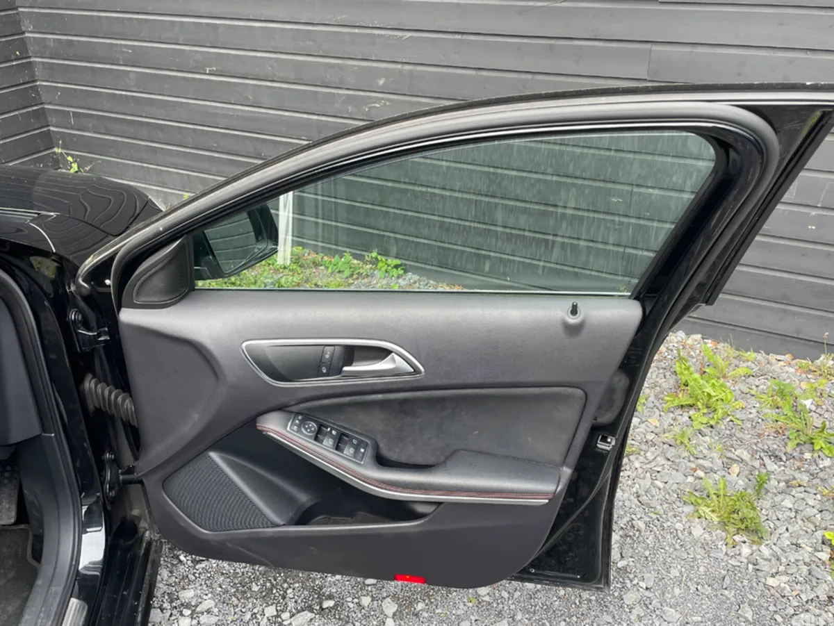 Mercedes-Benz A-Class Hatchback, Petrol, 2014, Black